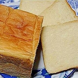 もちふわ食パン　薄力粉10％入り　高加水パン